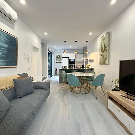 Center House * 푼샬
